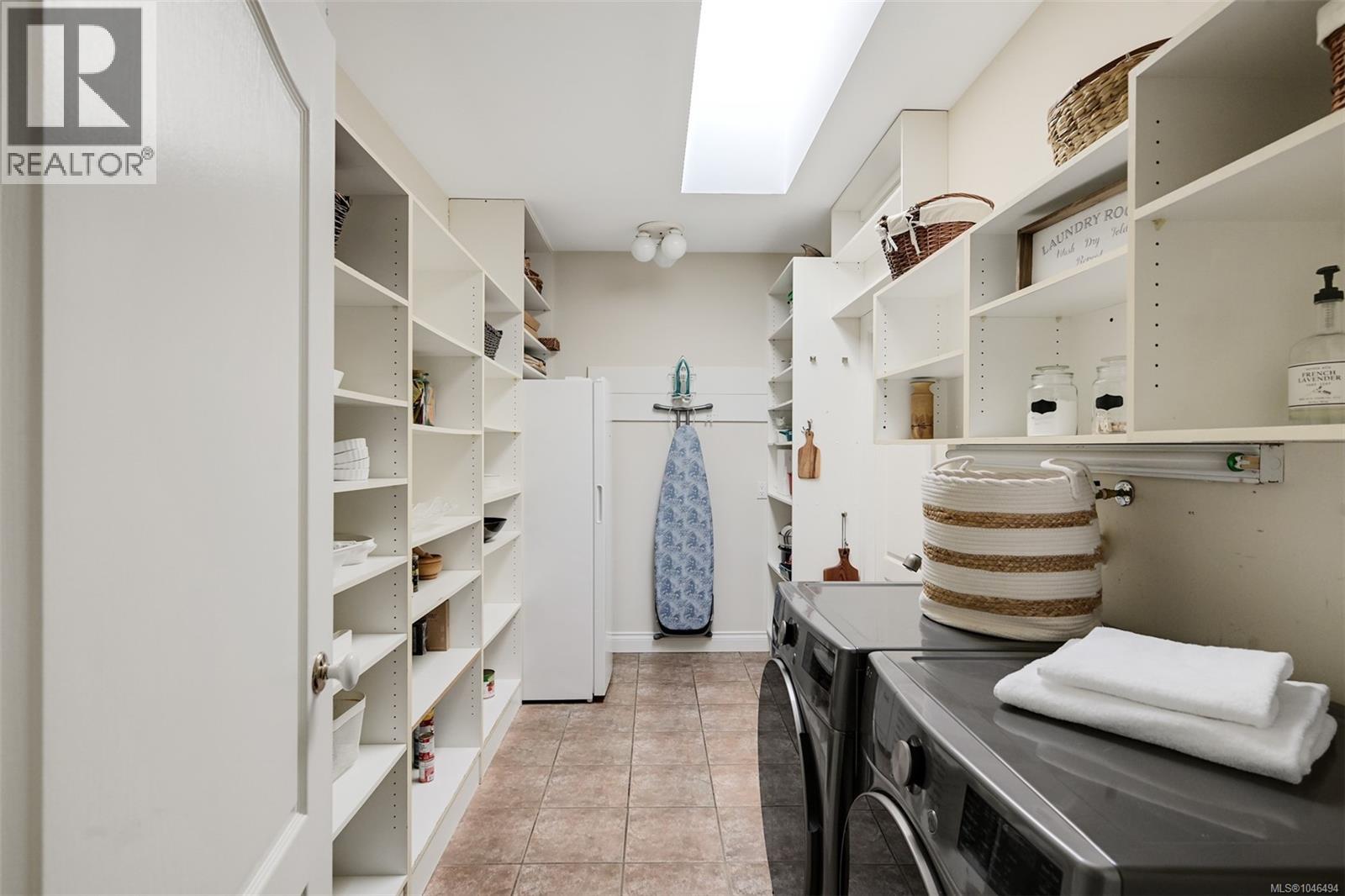  1682 Charlton Road, Saanich