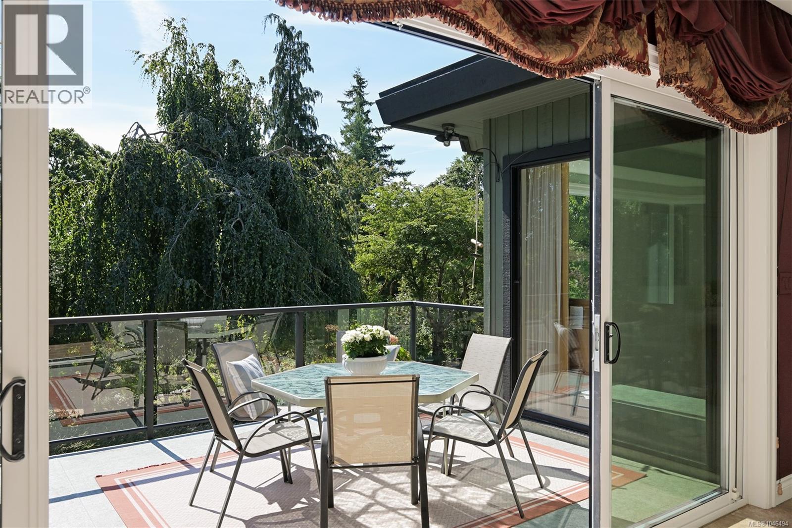  1682 Charlton Road, Saanich
