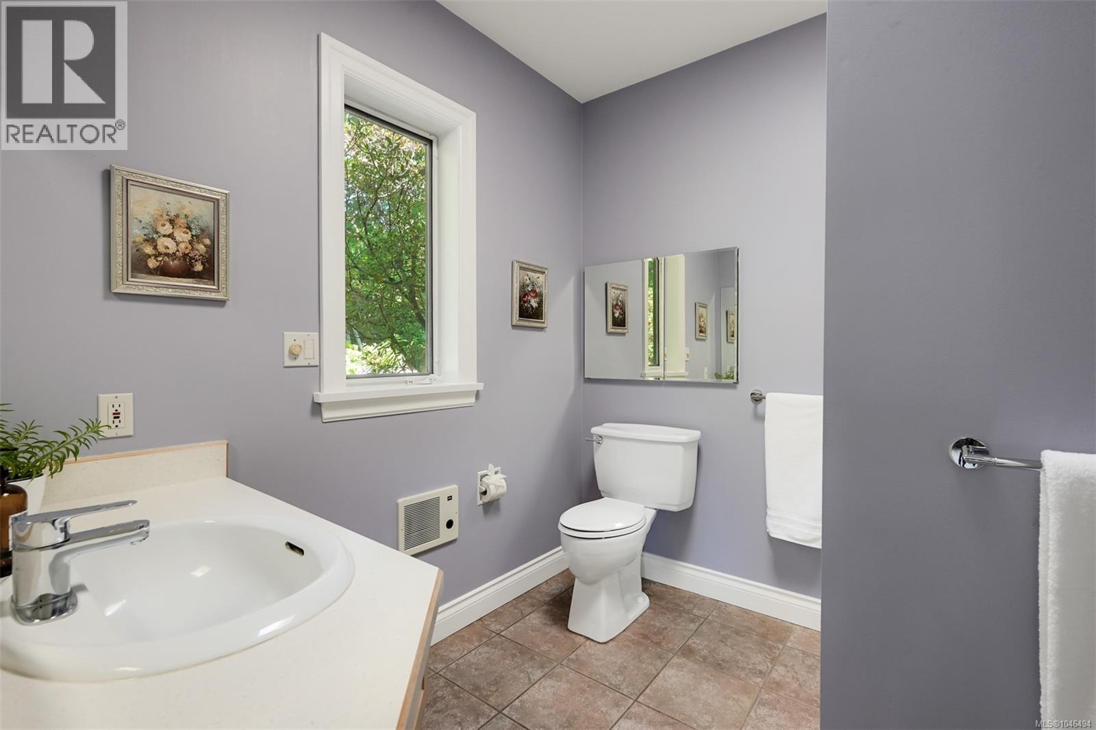  1682 Charlton Road, Saanich