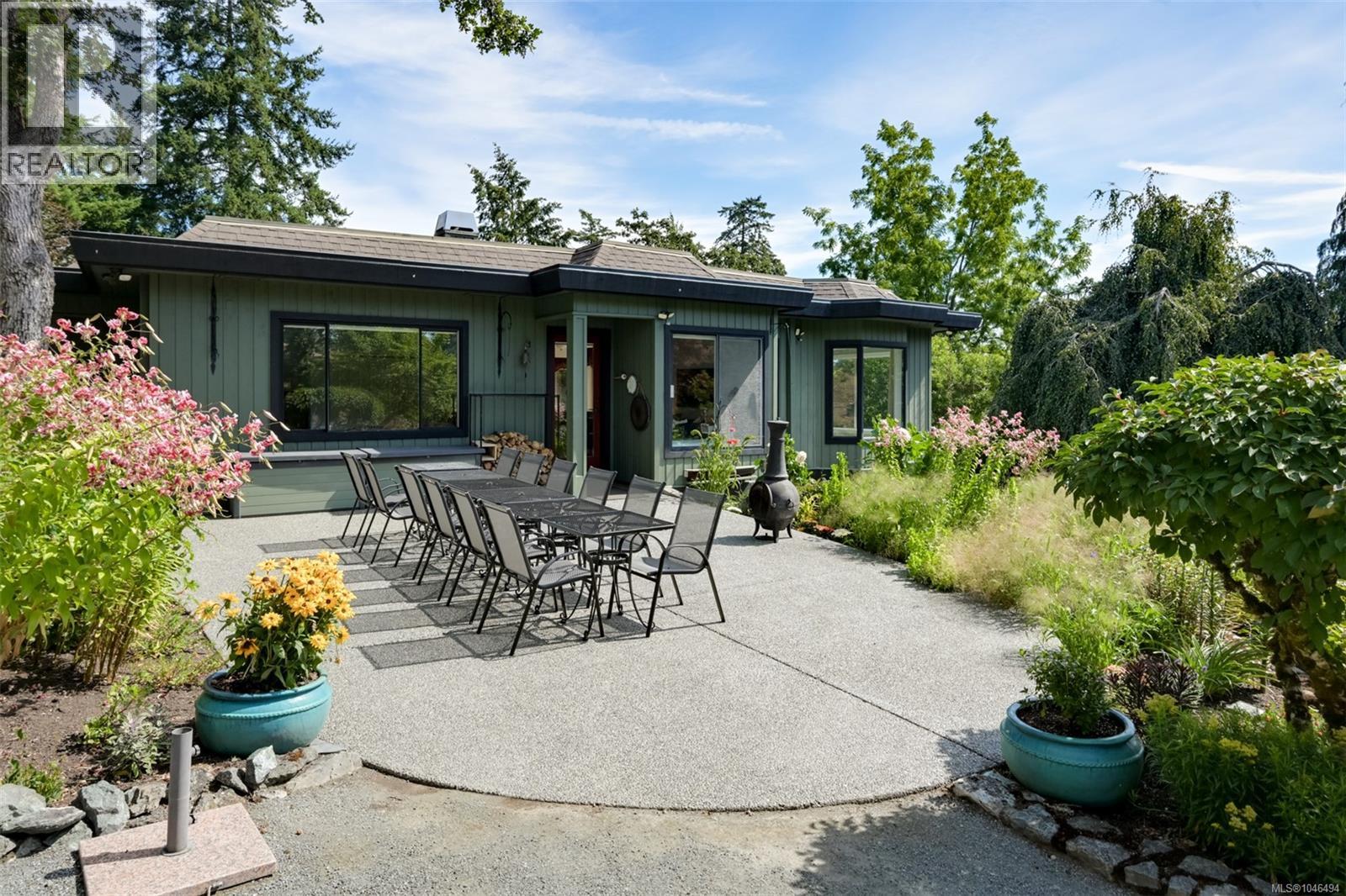  1682 Charlton Road, Saanich