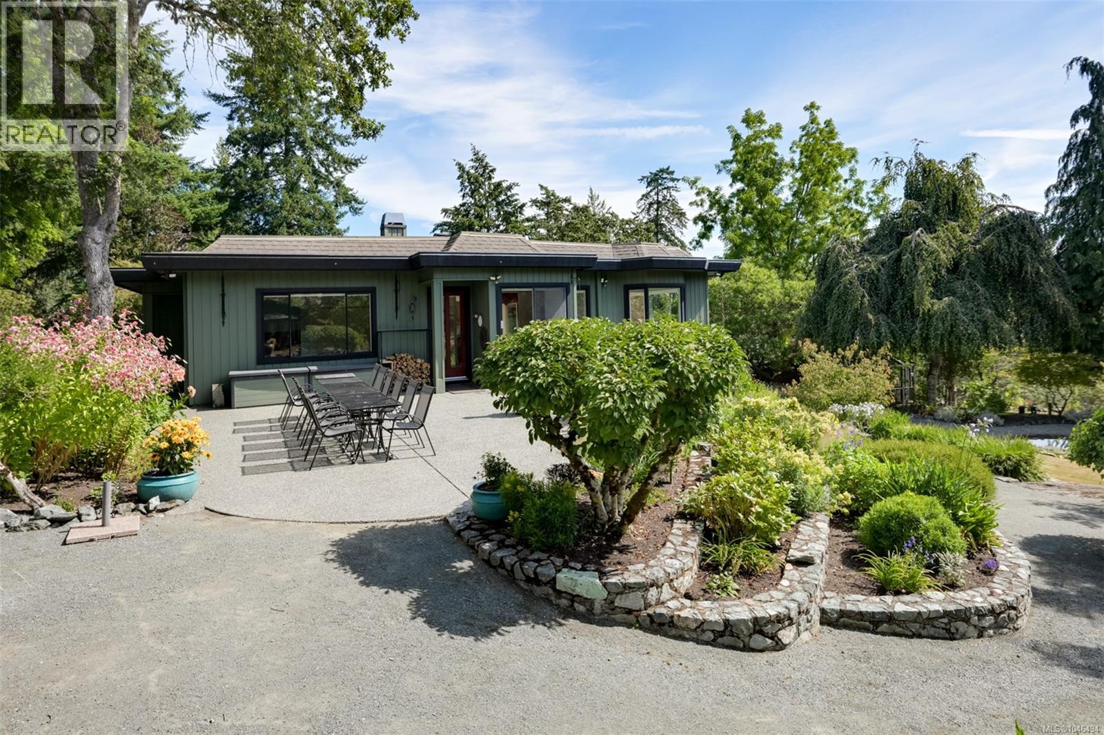  1682 Charlton Road, Saanich