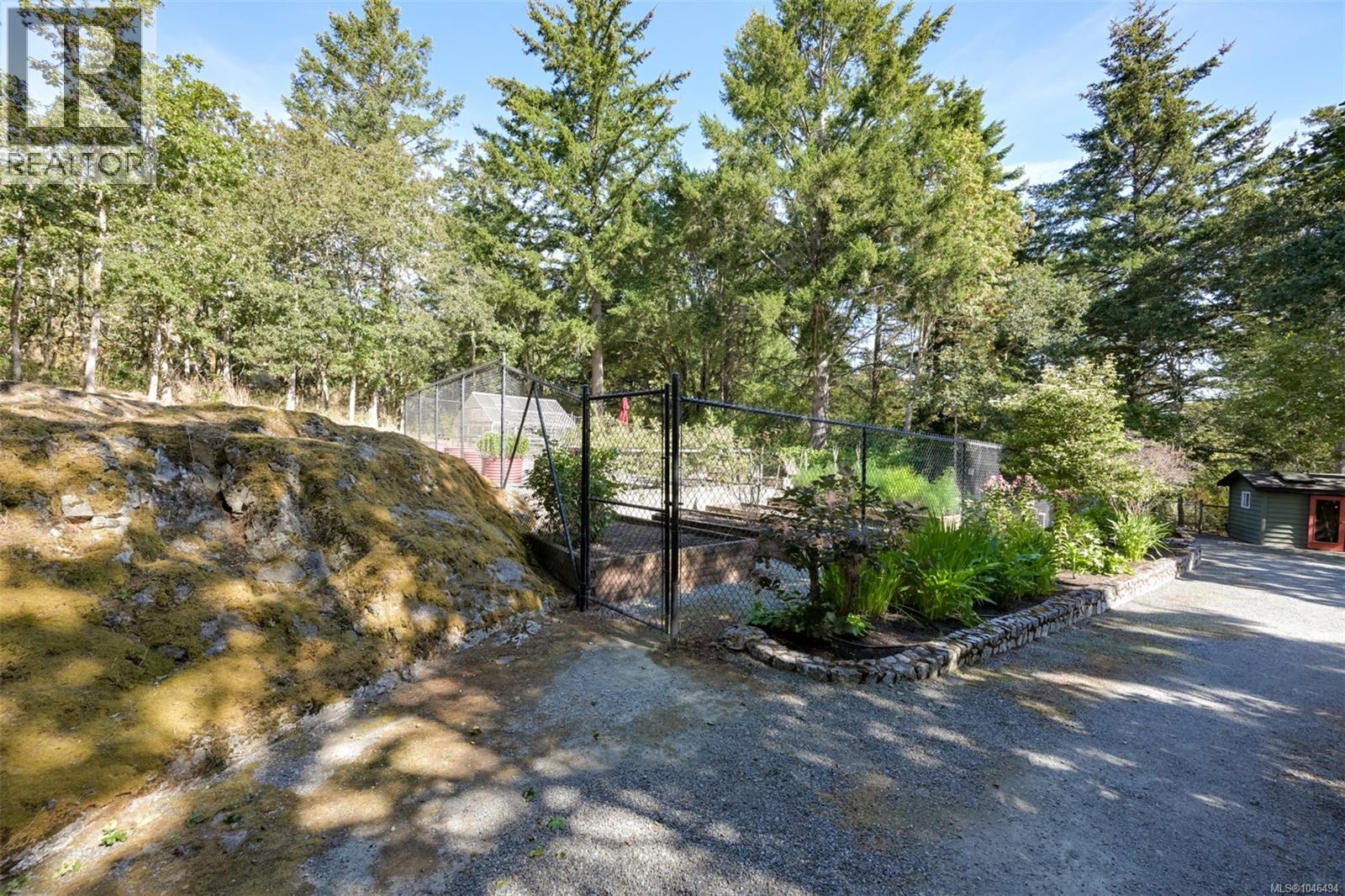  1682 Charlton Road, Saanich