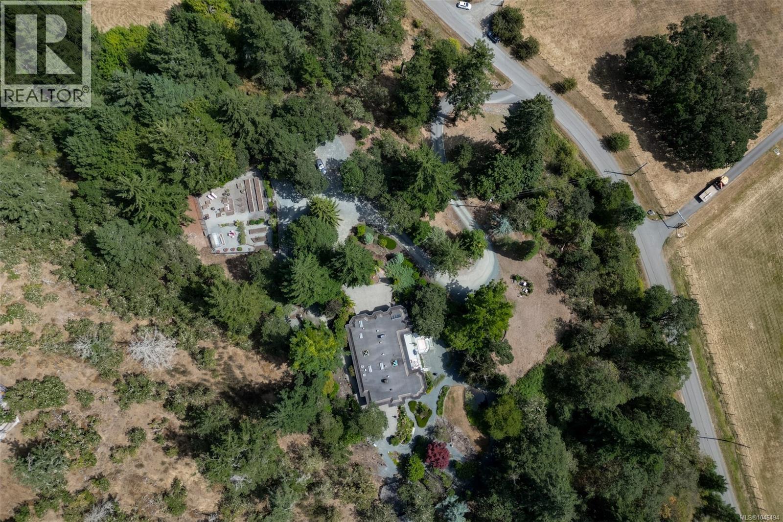  1682 Charlton Road, Saanich
