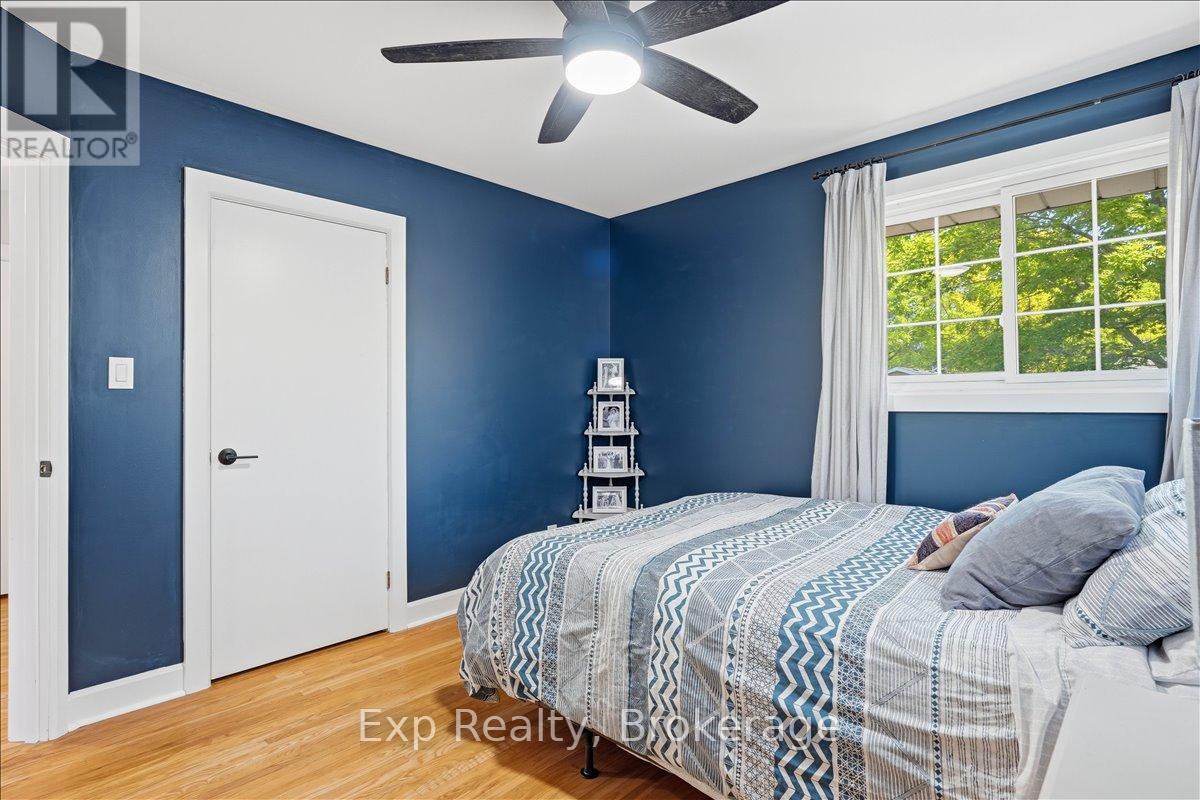 48 MELROSE CRESCENT - 21