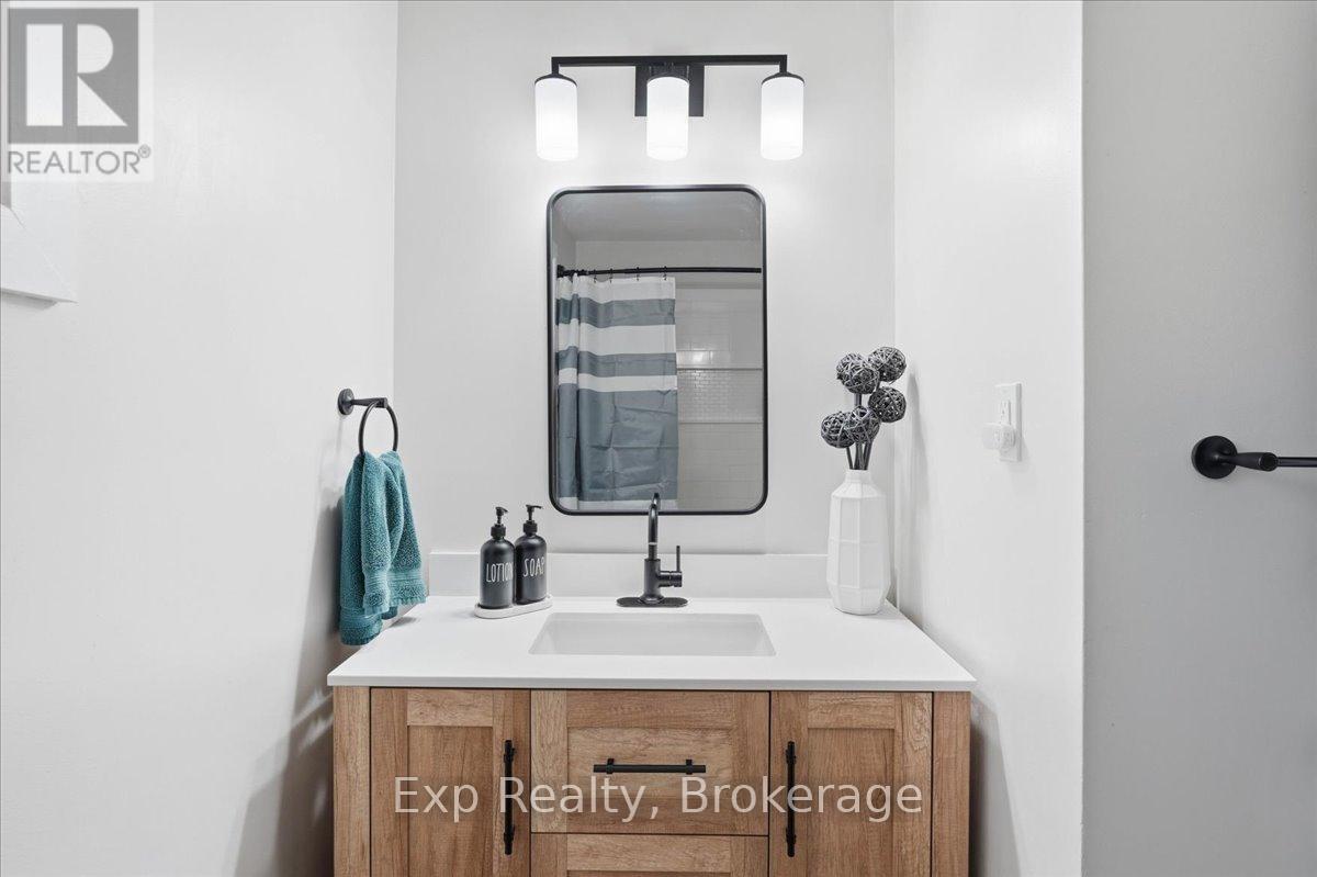 48 MELROSE CRESCENT - 23