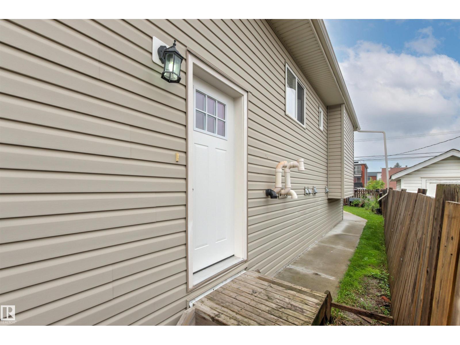 10634 155 Street NW - Photo 40