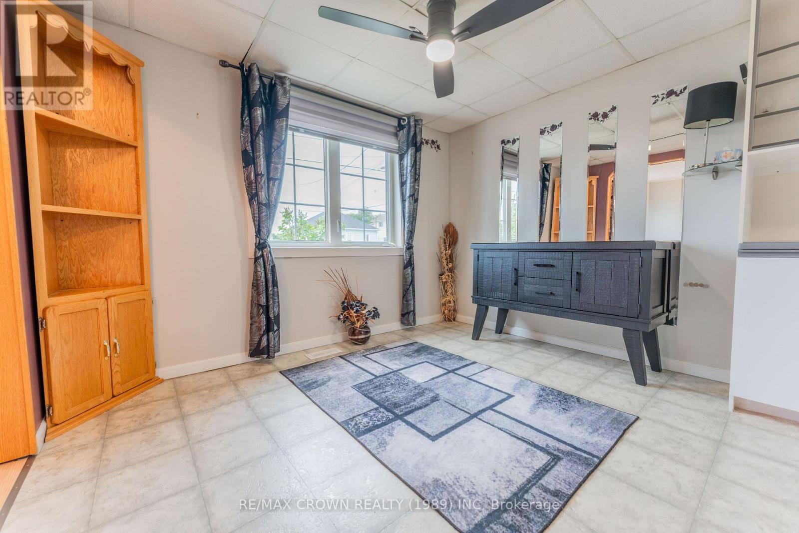 17 MARQUETTE CRESCENT - 13