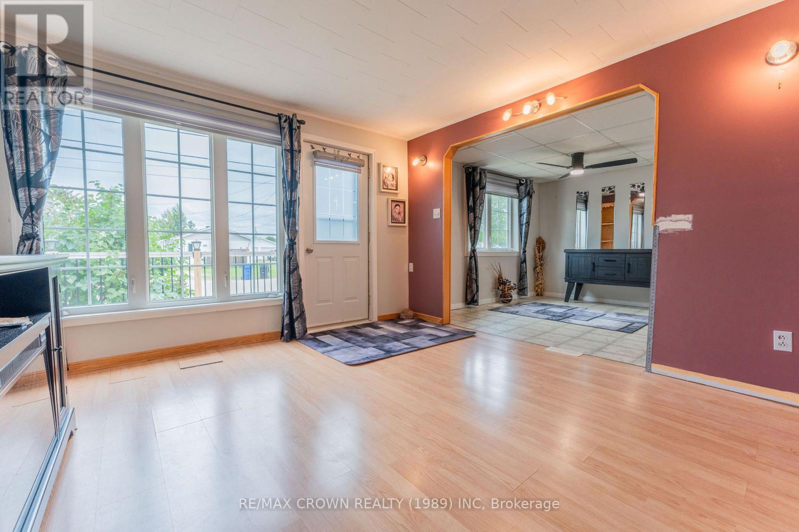 17 MARQUETTE CRESCENT - 17
