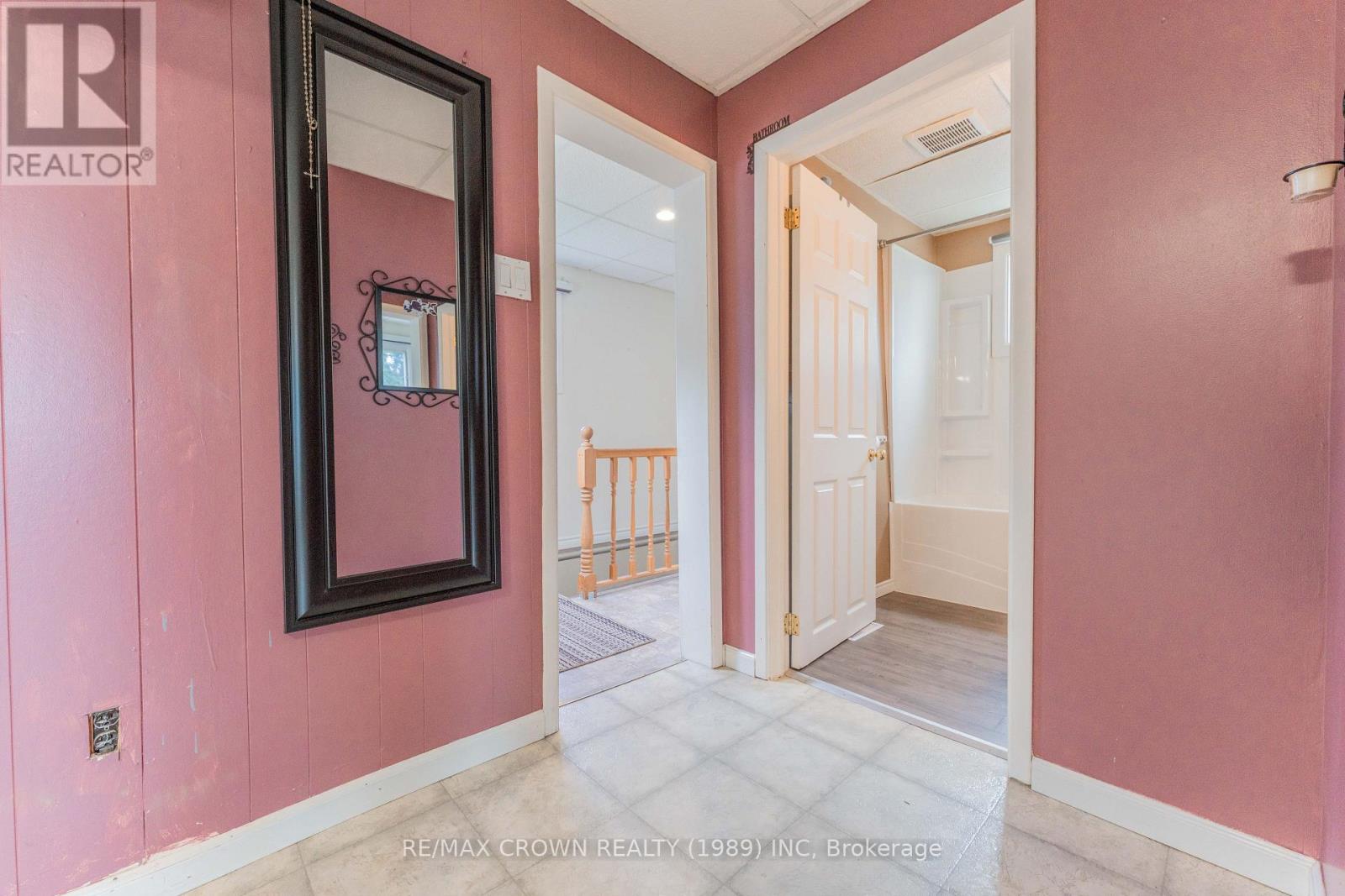 17 MARQUETTE CRESCENT - 18