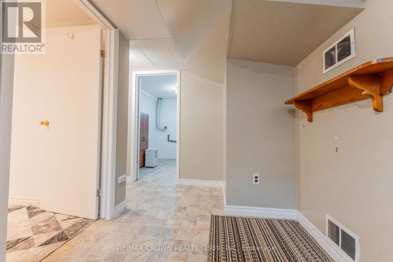 17 MARQUETTE CRESCENT - 23