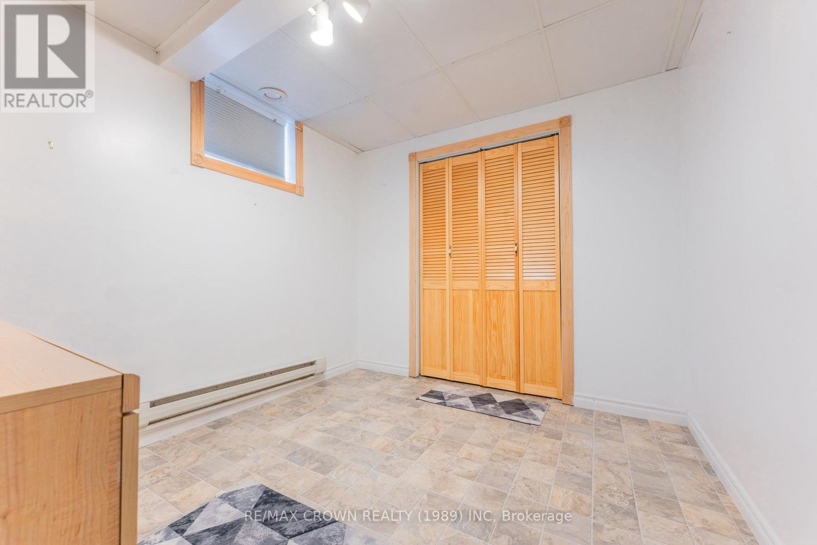 17 MARQUETTE CRESCENT - 24
