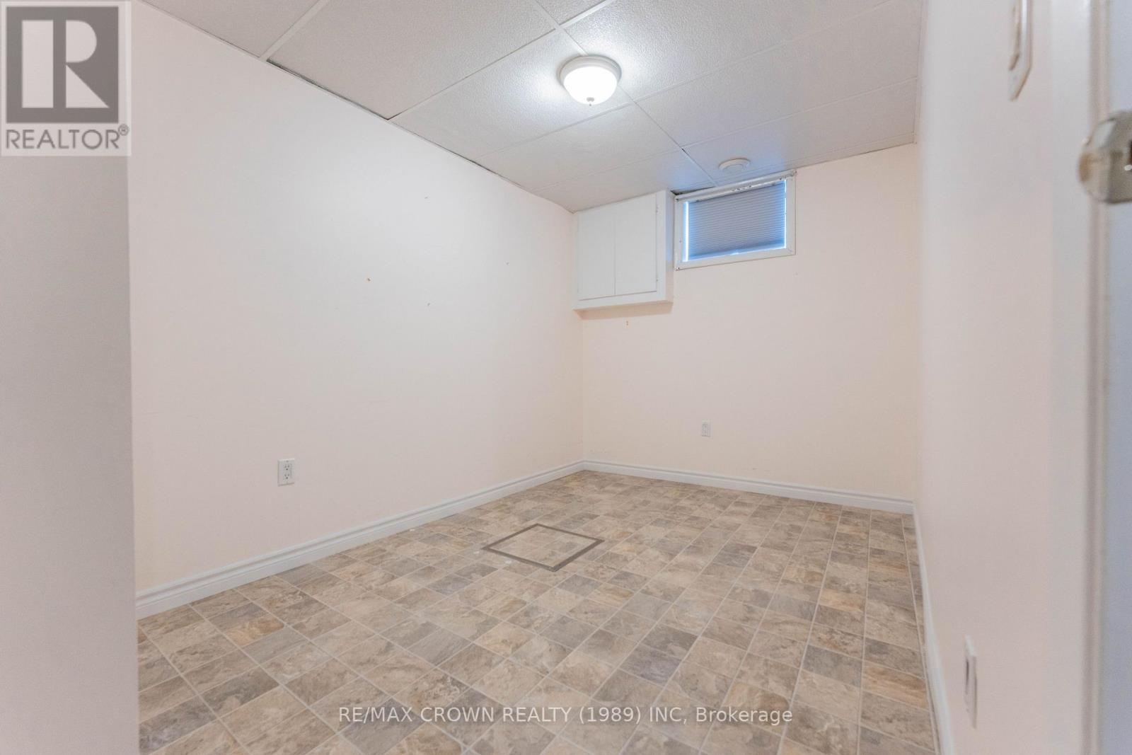 17 MARQUETTE CRESCENT - 27