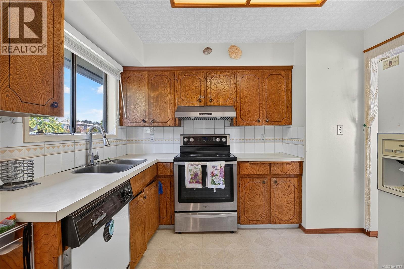 132 Thulin St S - 48