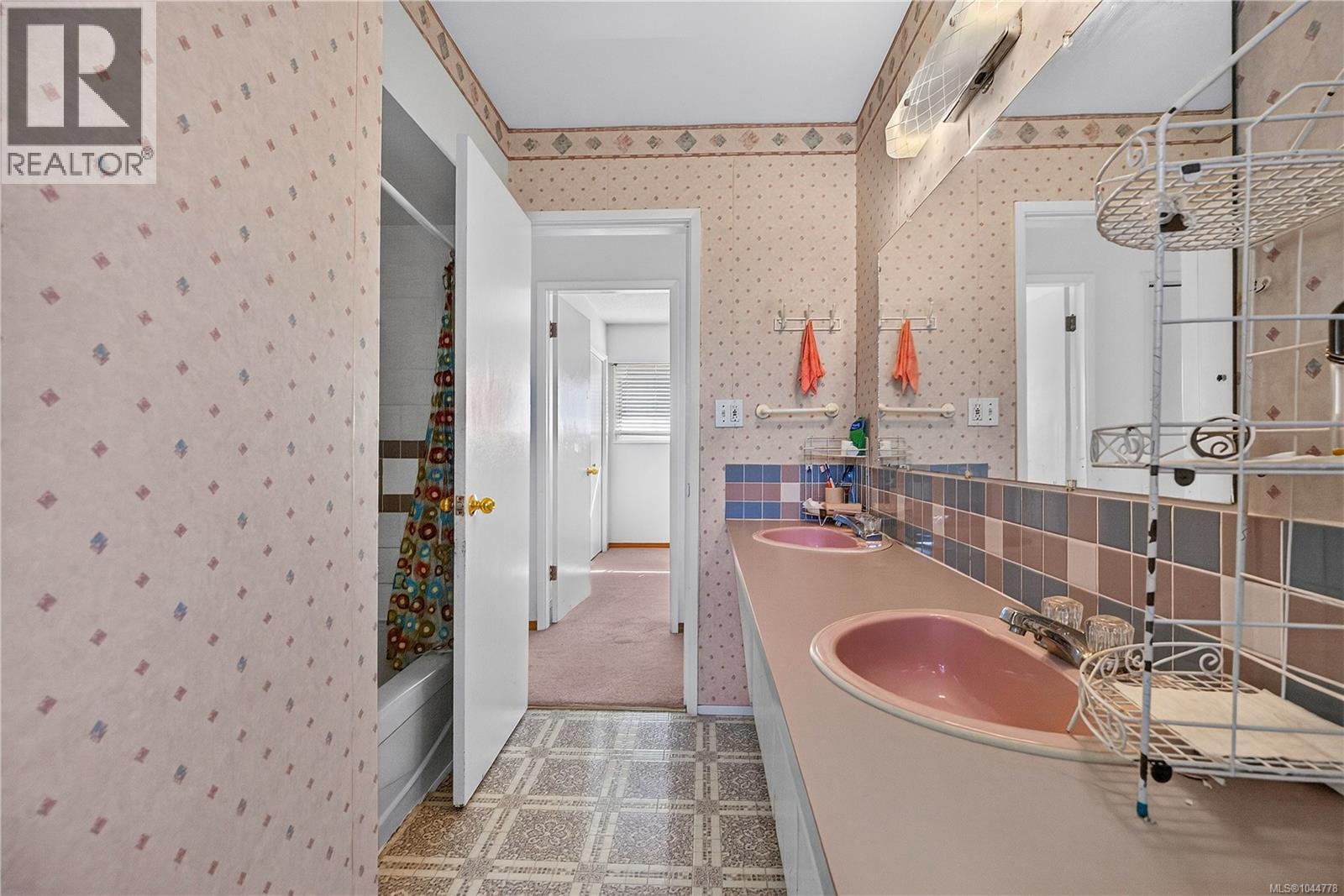 132 Thulin St S - 60