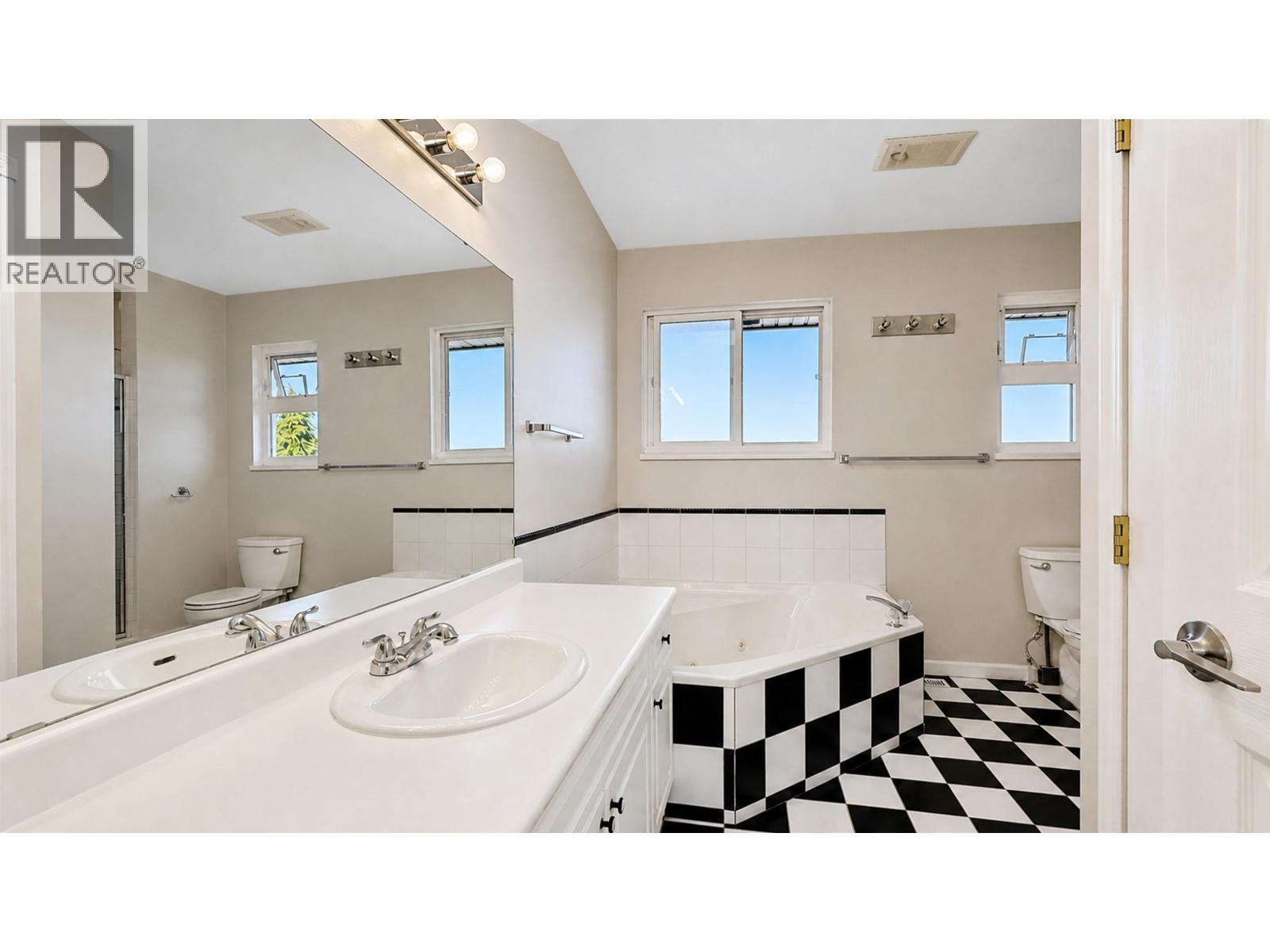 823 BURNABY STREET, New Westminster