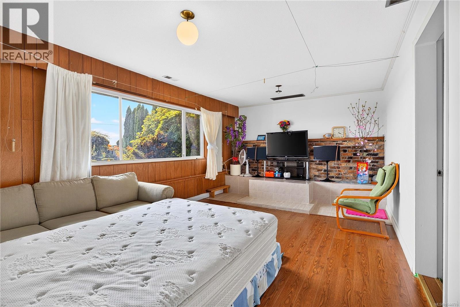 132 Thulin St S - 16