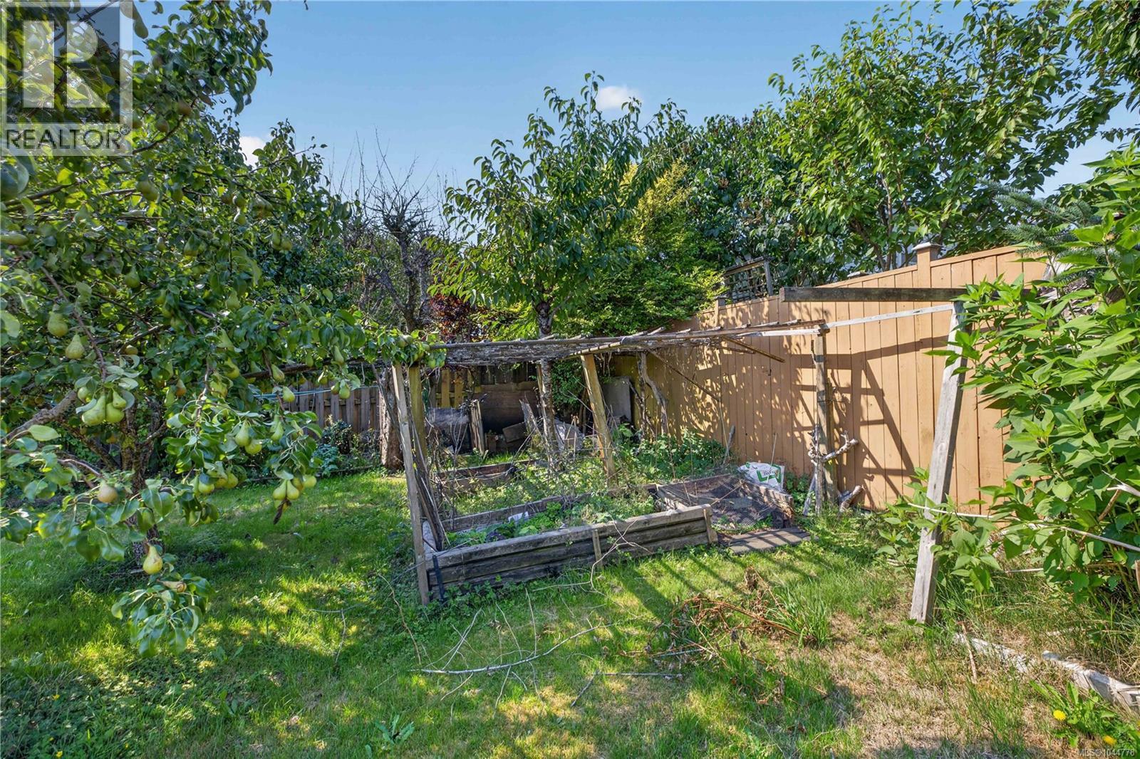 132 Thulin St S - 72