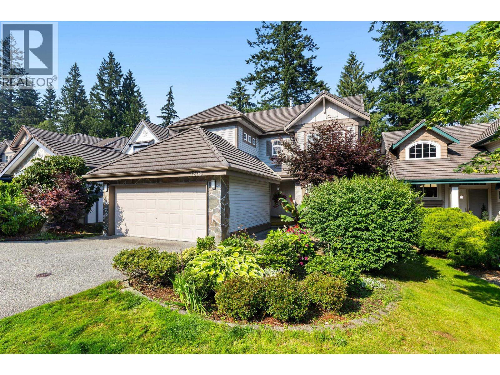 3285 CHARTWELL GREEN