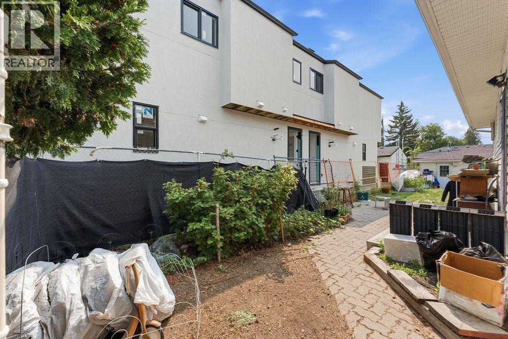 5604 21 Street SW - 5