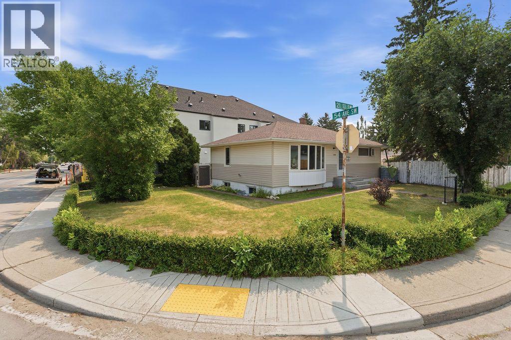 5604 21 Street SW - 2