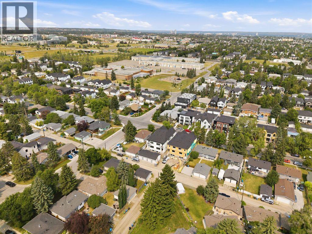 5604 21 Street SW - 24