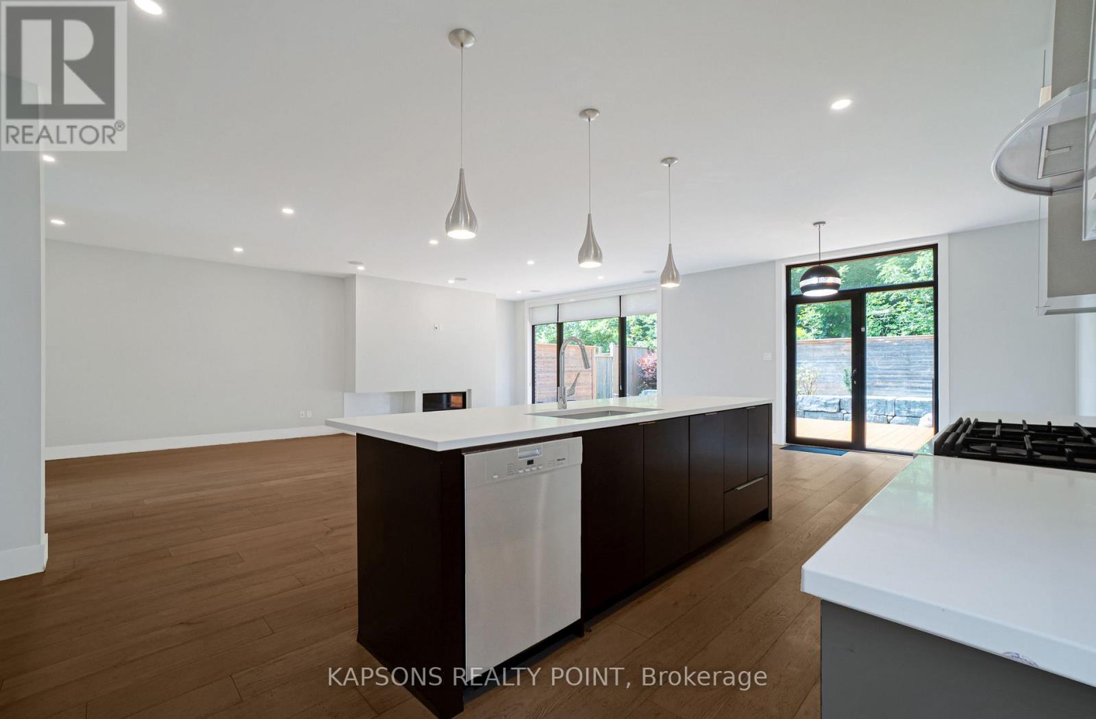 2368 RED THORNE AVENUE - Image 14
