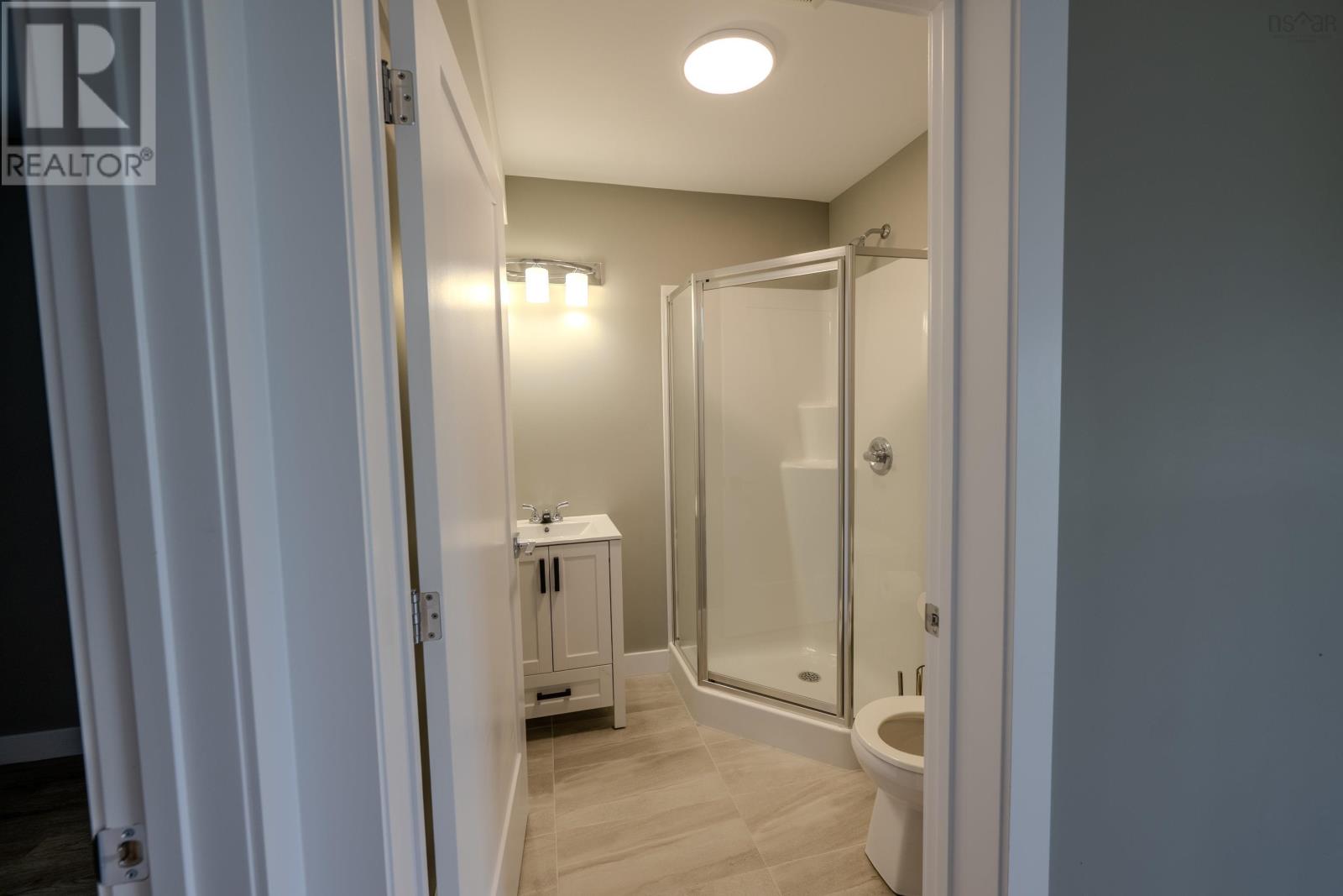 Property 25 of 34 of 143 BRUNELLO Boulevard