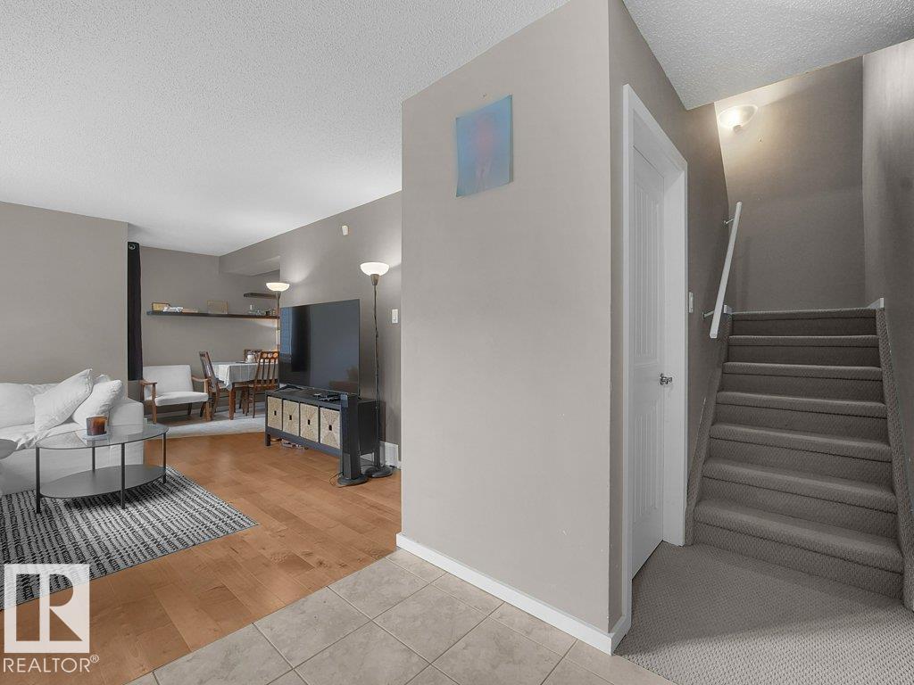 34 AMBERLY CO NW - Image 11