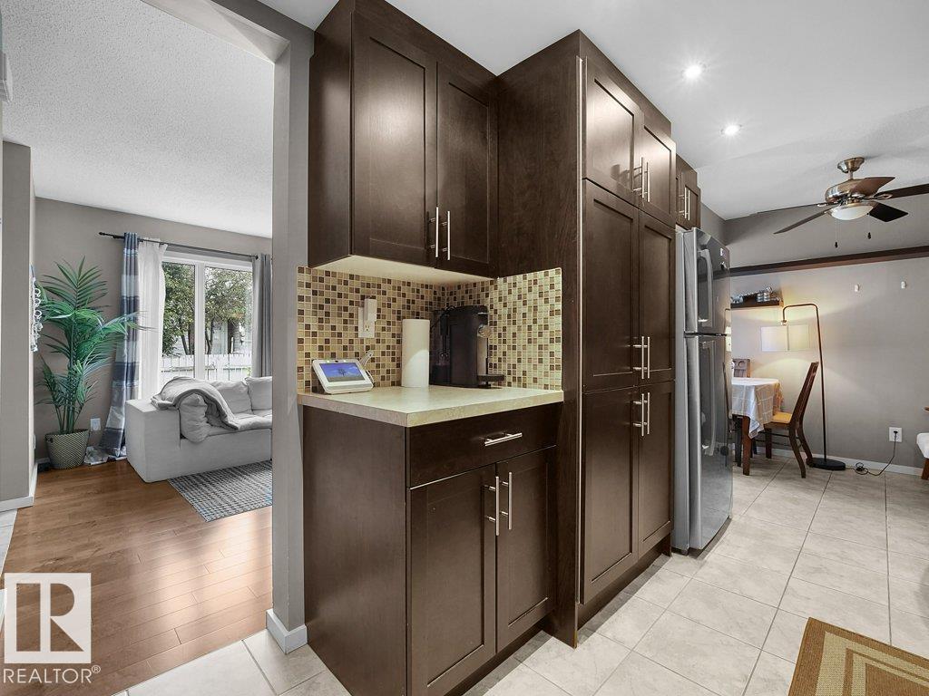34 AMBERLY CO NW - 15