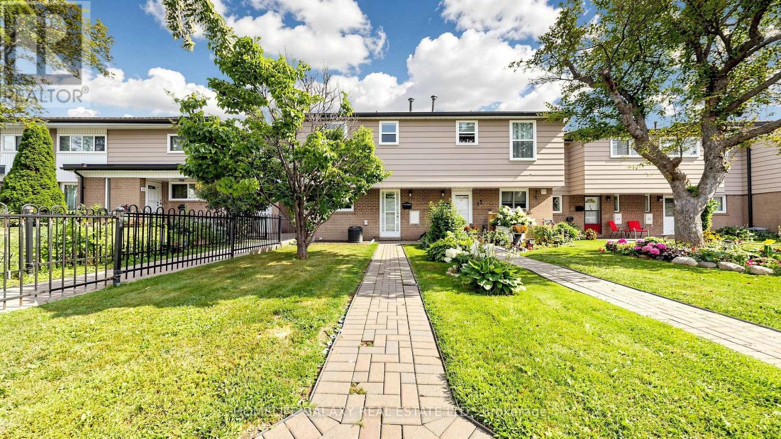 #16 925 BAYLY STREET - 2