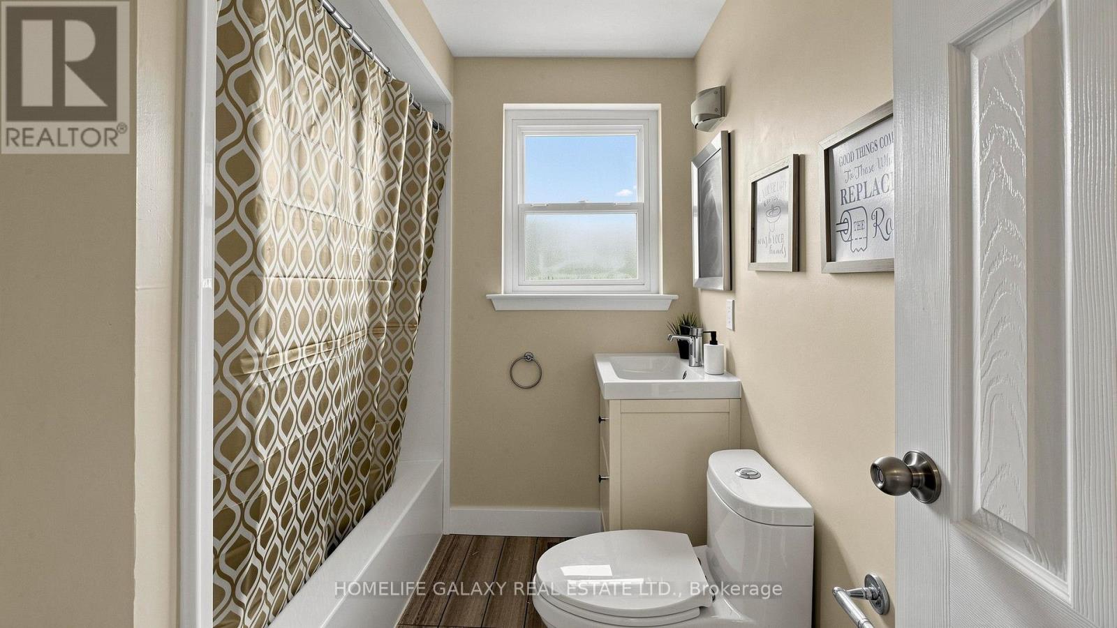 #16 925 BAYLY STREET - 24