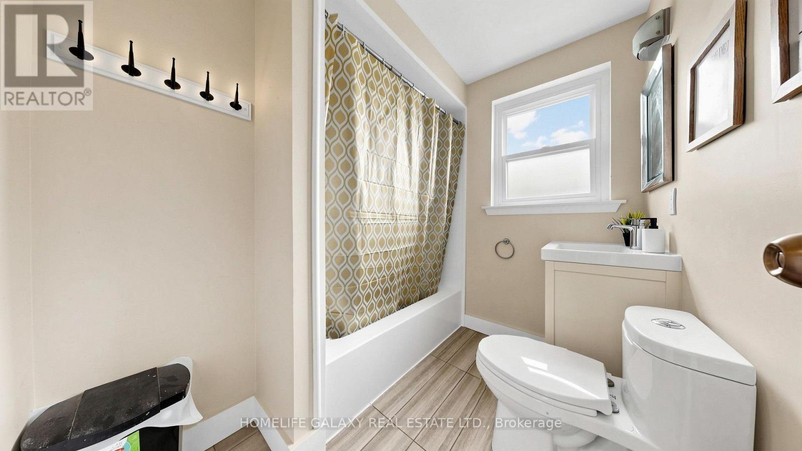 #16 925 BAYLY STREET - 25