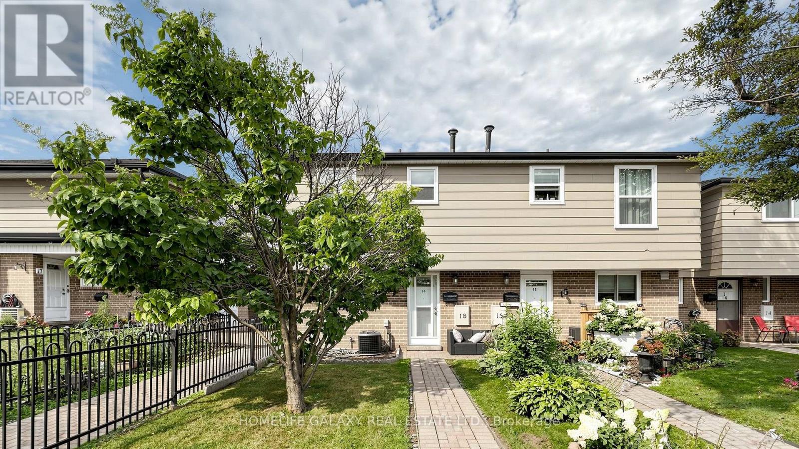#16 925 BAYLY STREET - 3