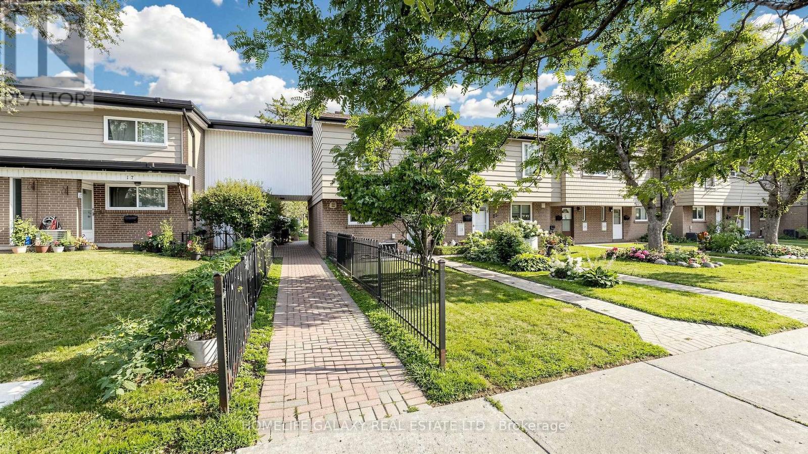 #16 925 BAYLY STREET - 4
