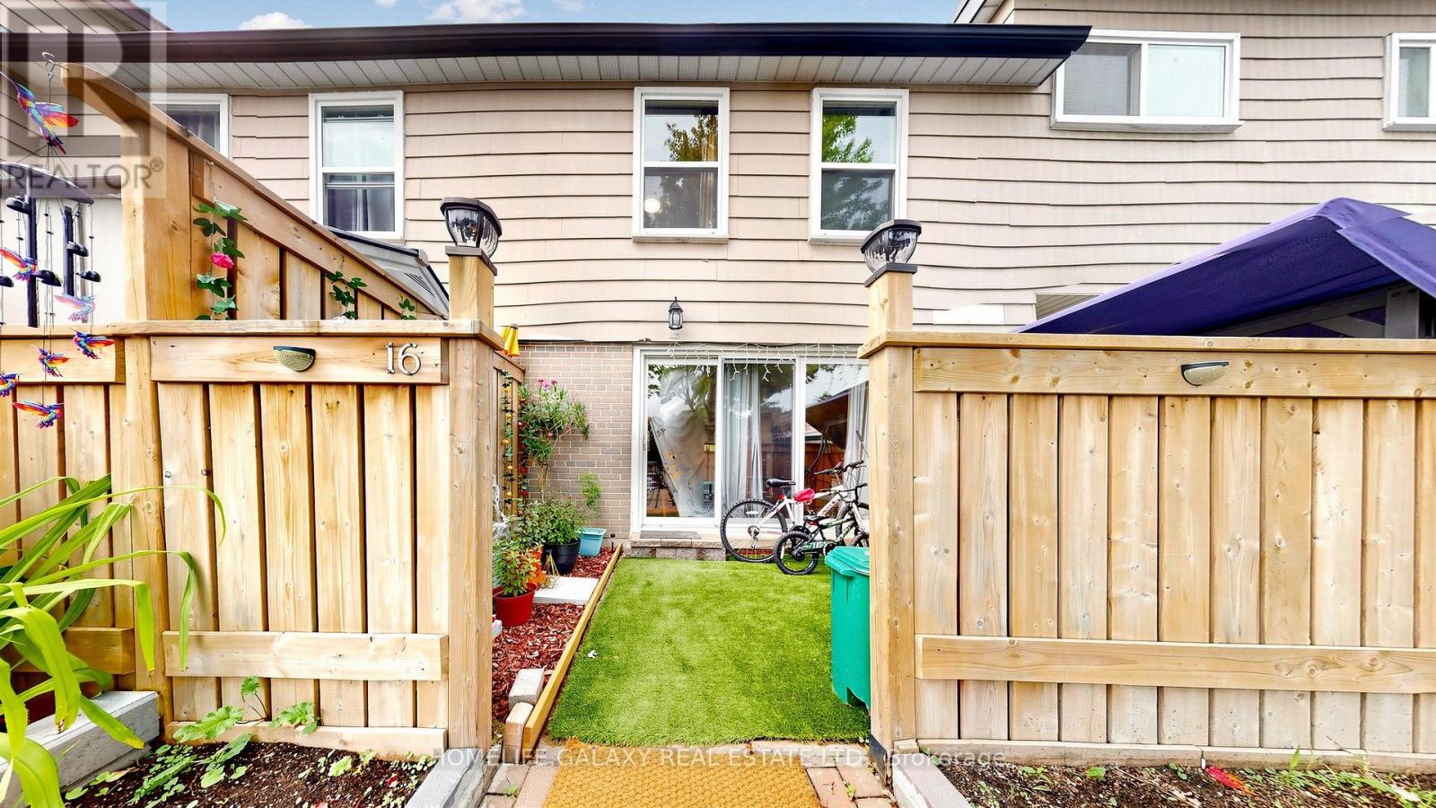 #16 925 BAYLY STREET - 41