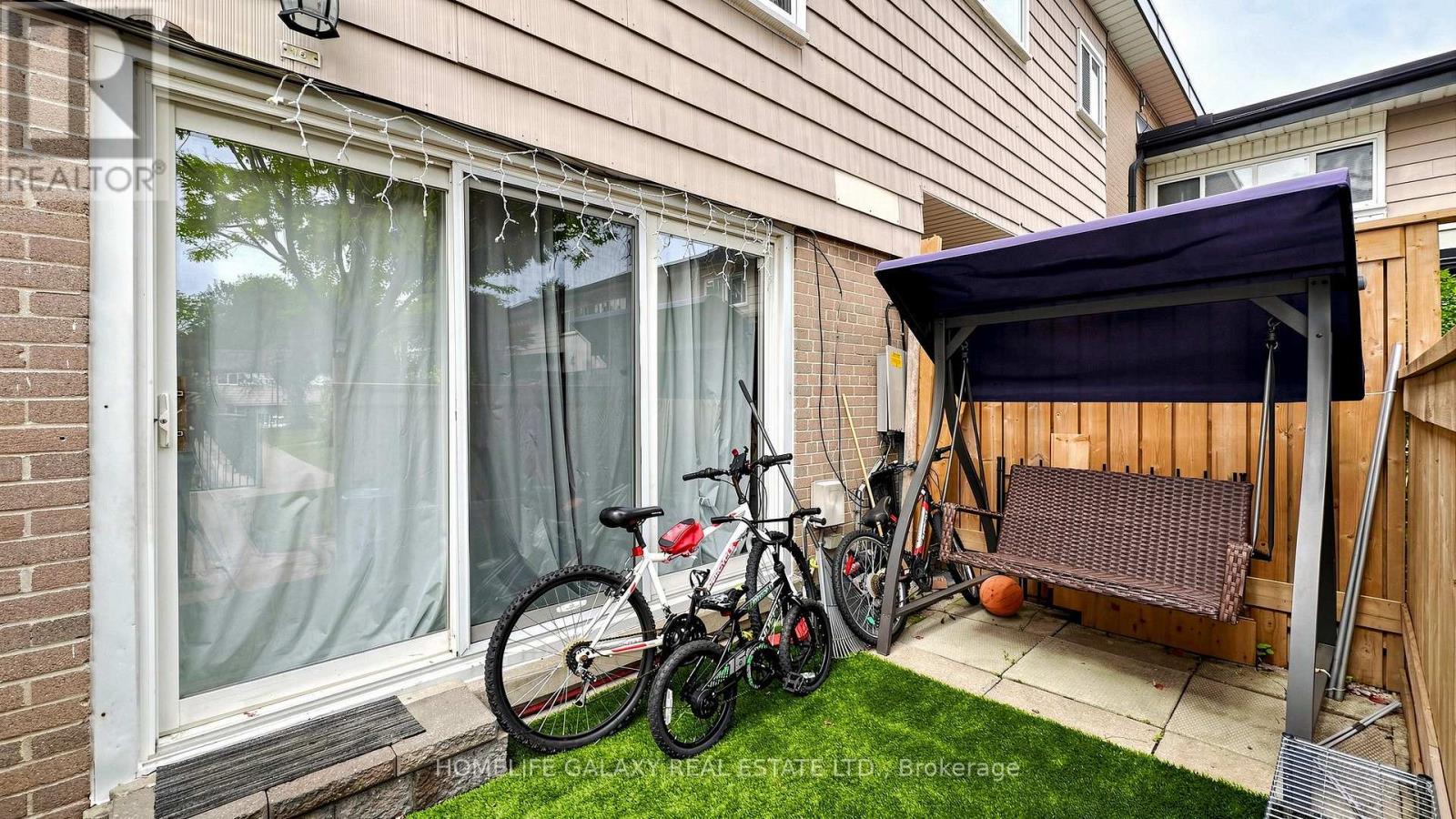 #16 925 BAYLY STREET - 42