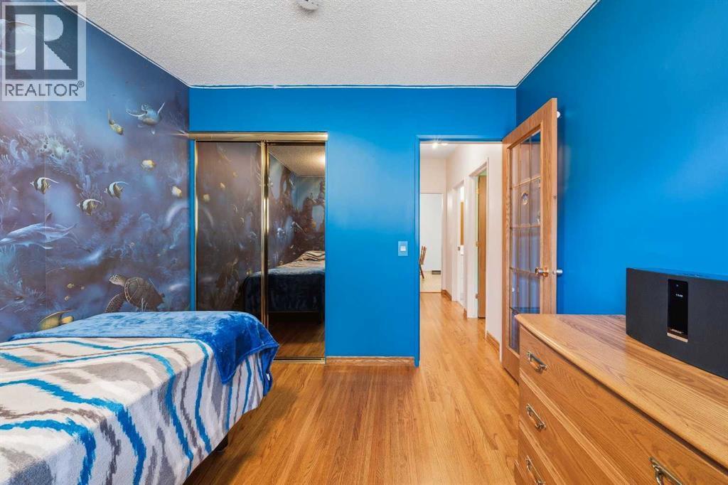 10407 2 Street SE - Image 17