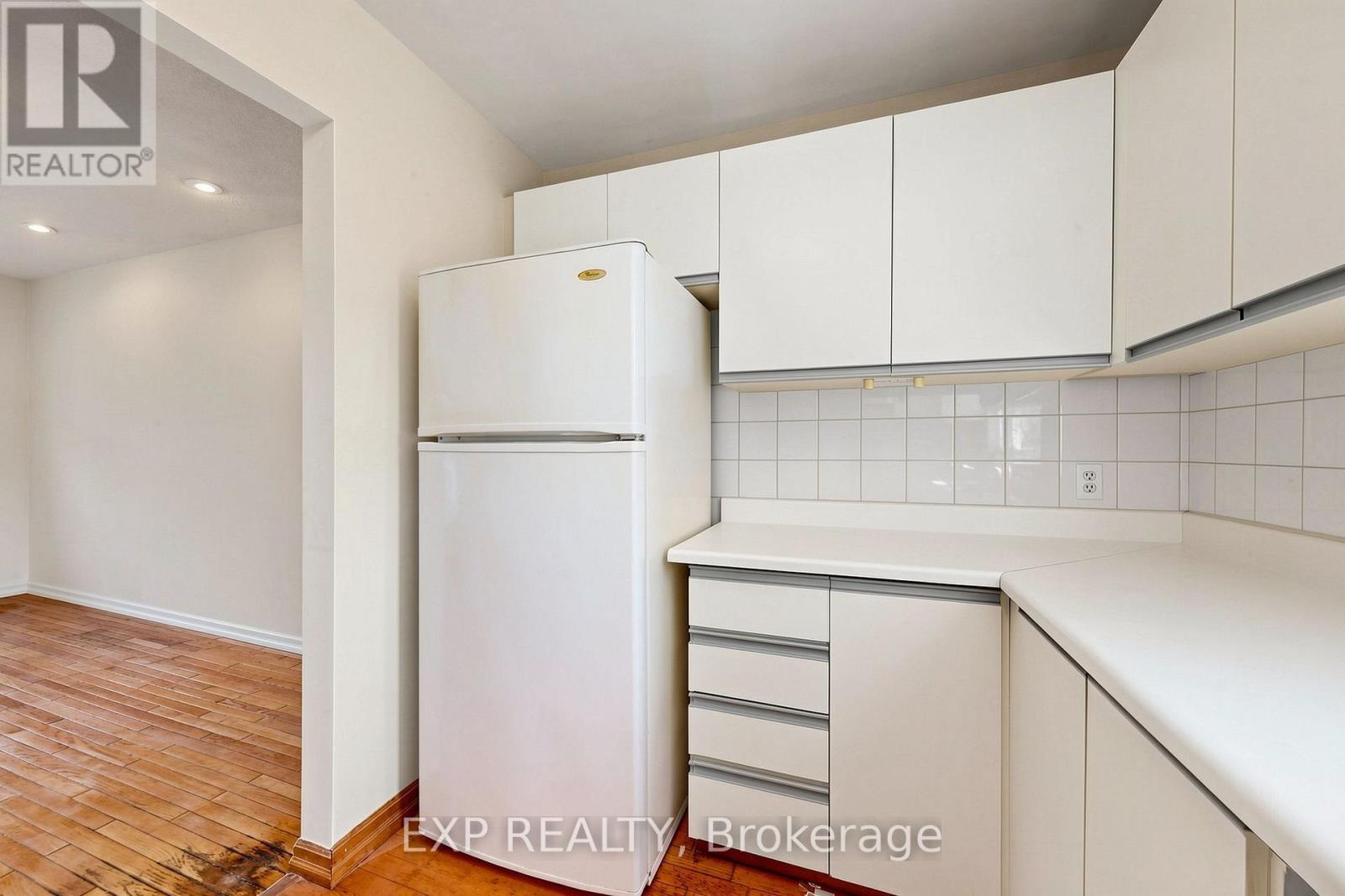 146 BESSBOROUGH DRIVE - 14