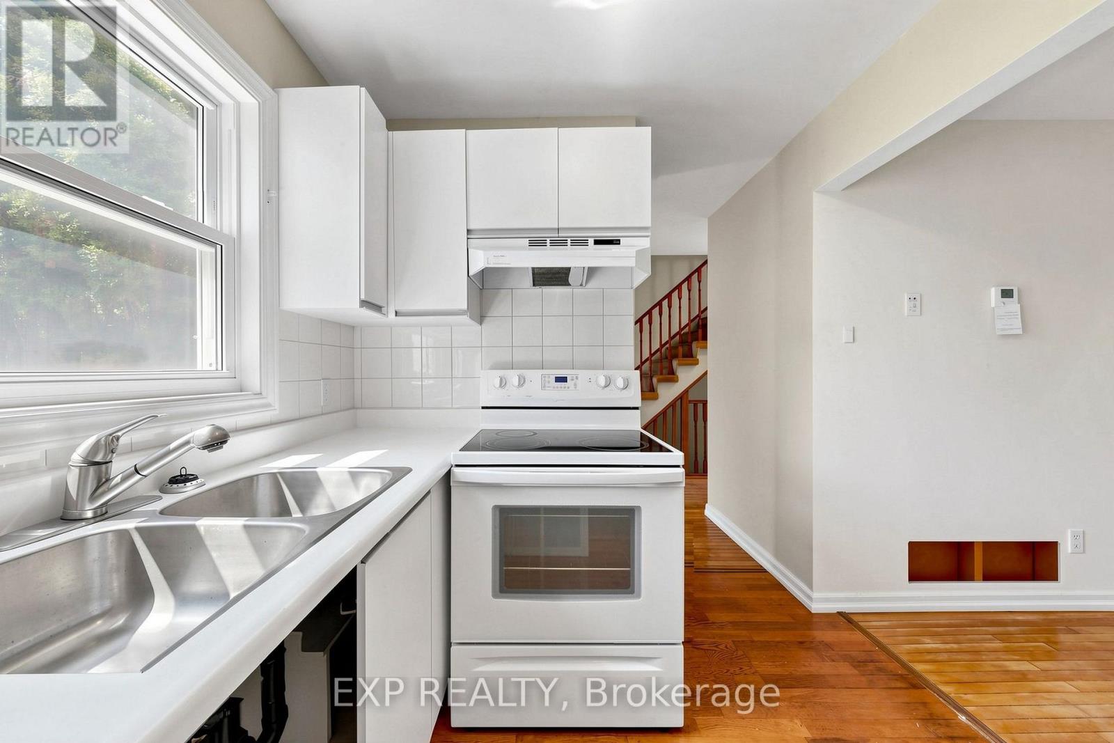 146 BESSBOROUGH DRIVE - 15