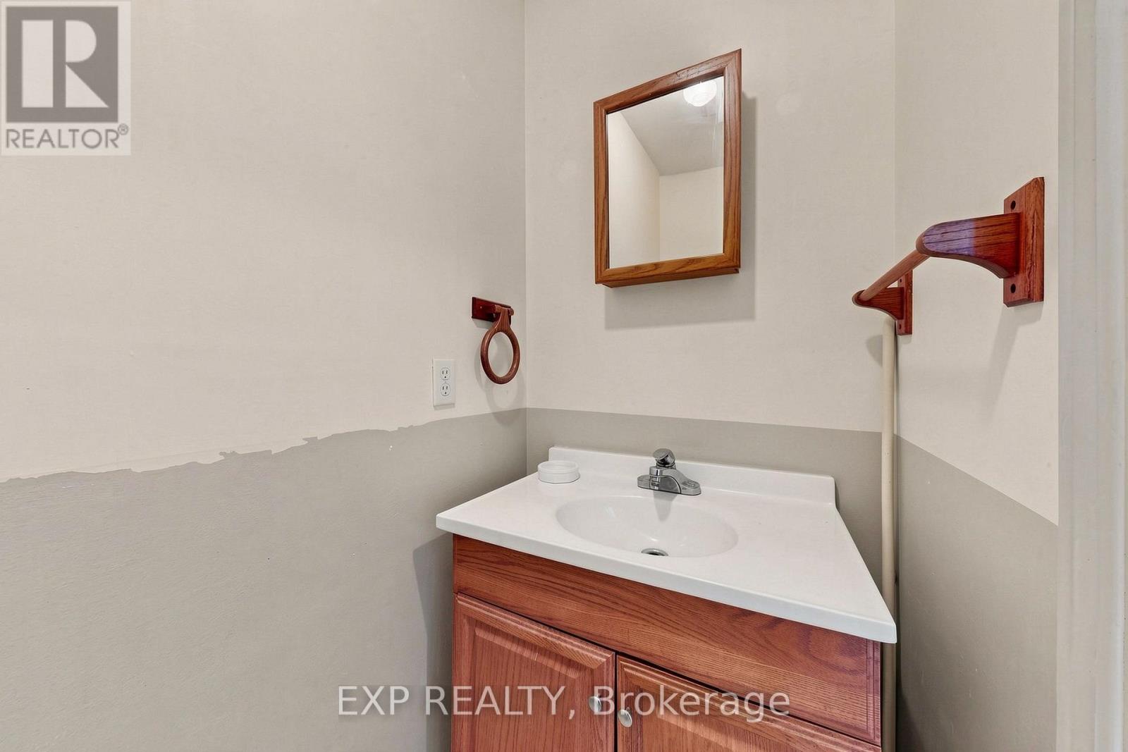 146 BESSBOROUGH DRIVE - 16