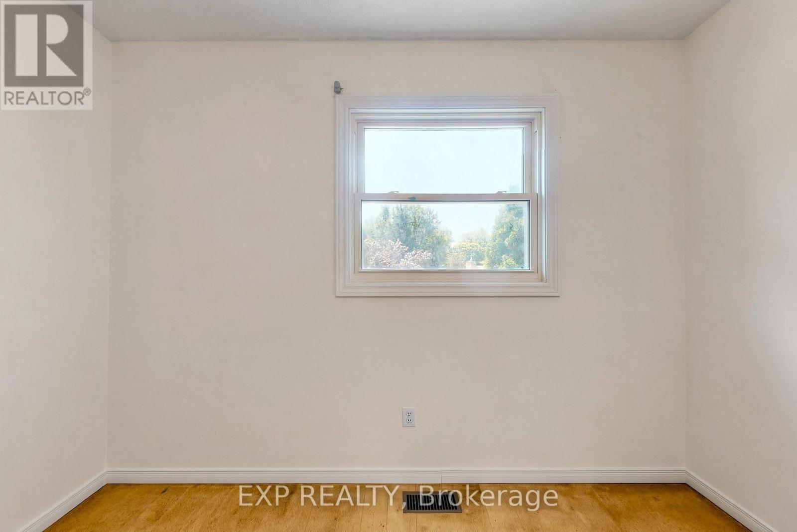 146 BESSBOROUGH DRIVE - 22