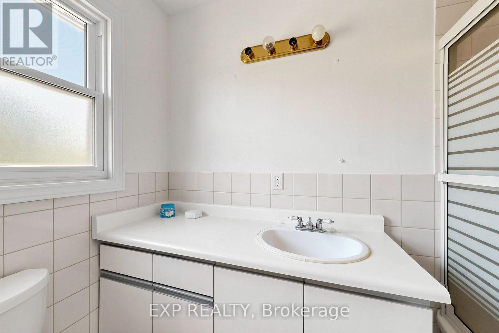 146 BESSBOROUGH DRIVE - 28