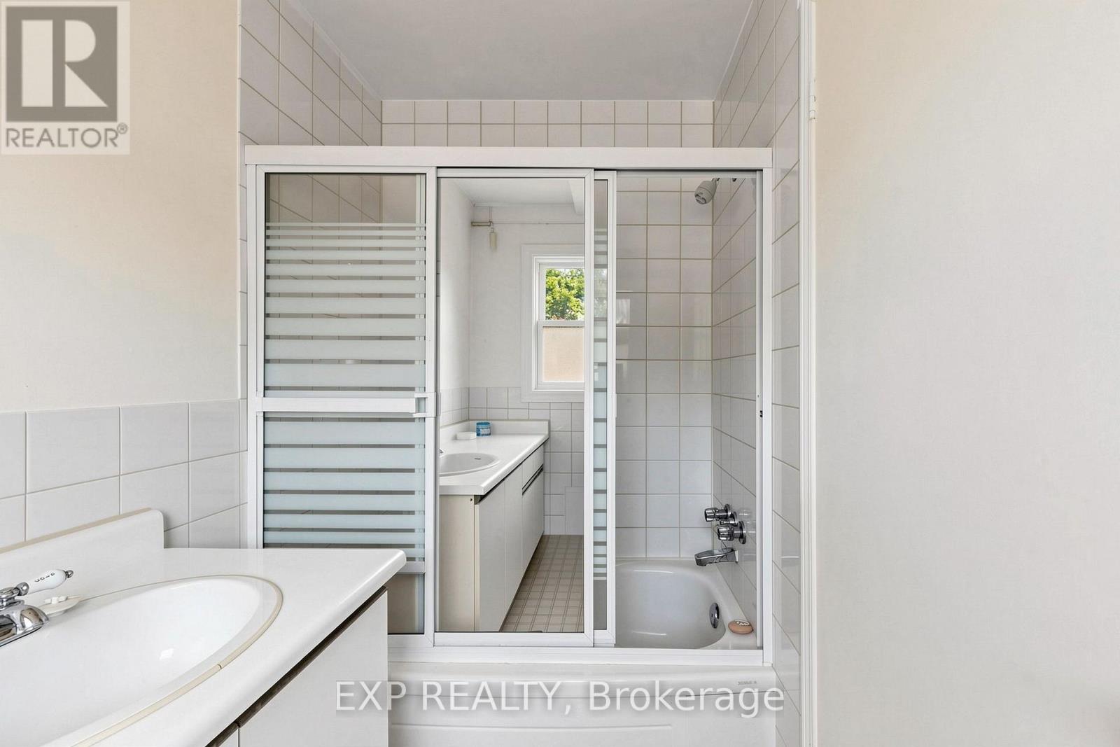 146 BESSBOROUGH DRIVE - 29