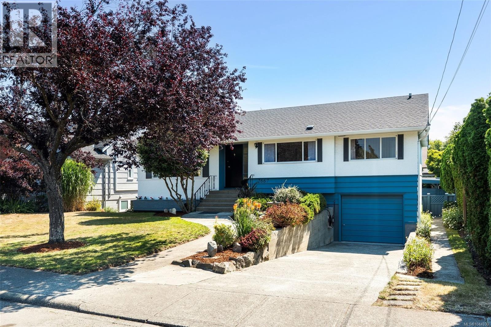  2667 Dunlevy Street, Oak Bay