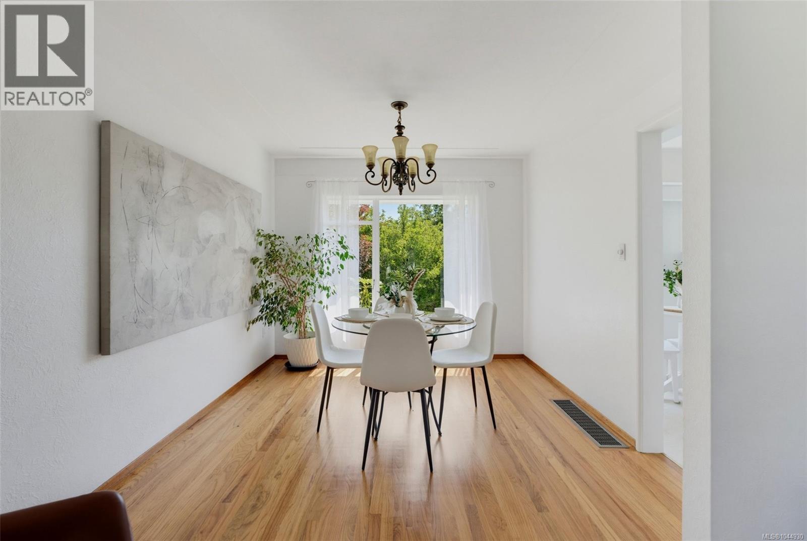 2667 Dunlevy Street, Oak Bay