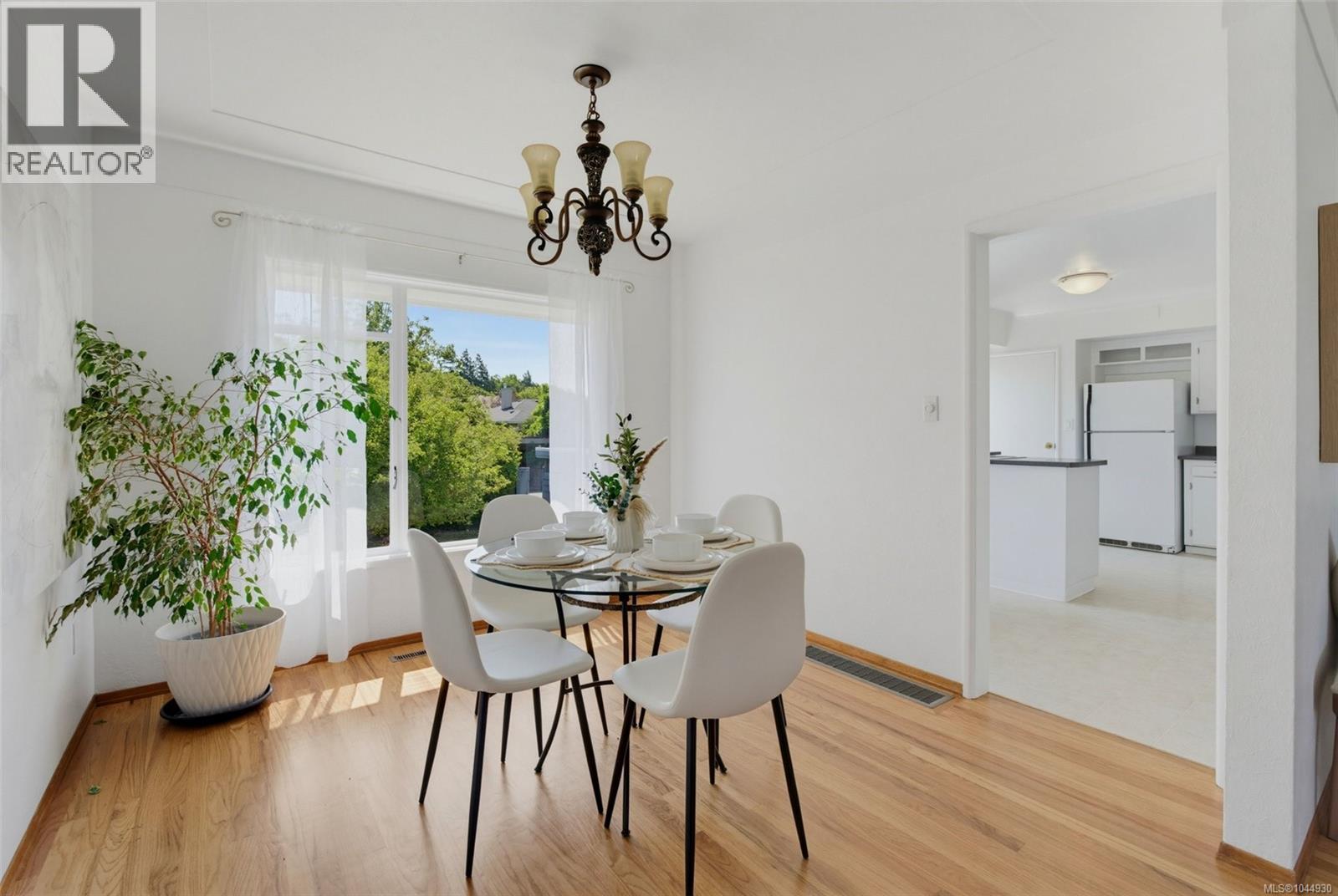 2667 Dunlevy Street, Oak Bay