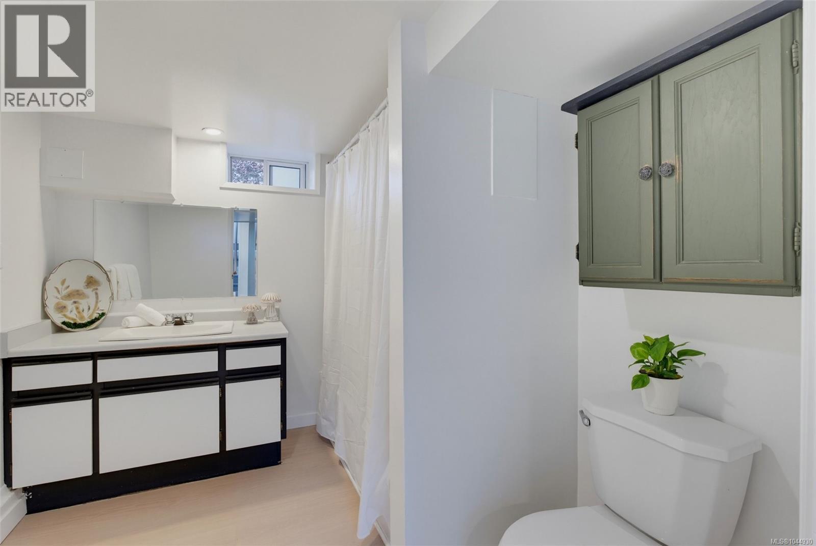  2667 Dunlevy Street, Oak Bay
