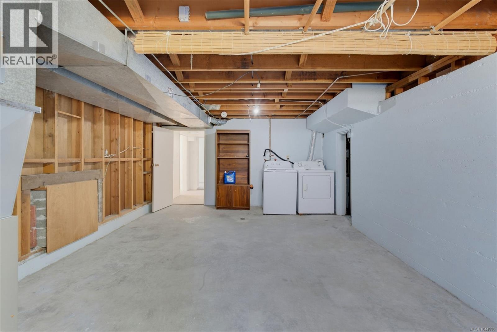  2667 Dunlevy Street, Oak Bay
