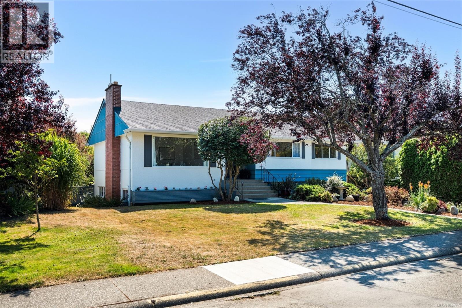  2667 Dunlevy Street, Oak Bay