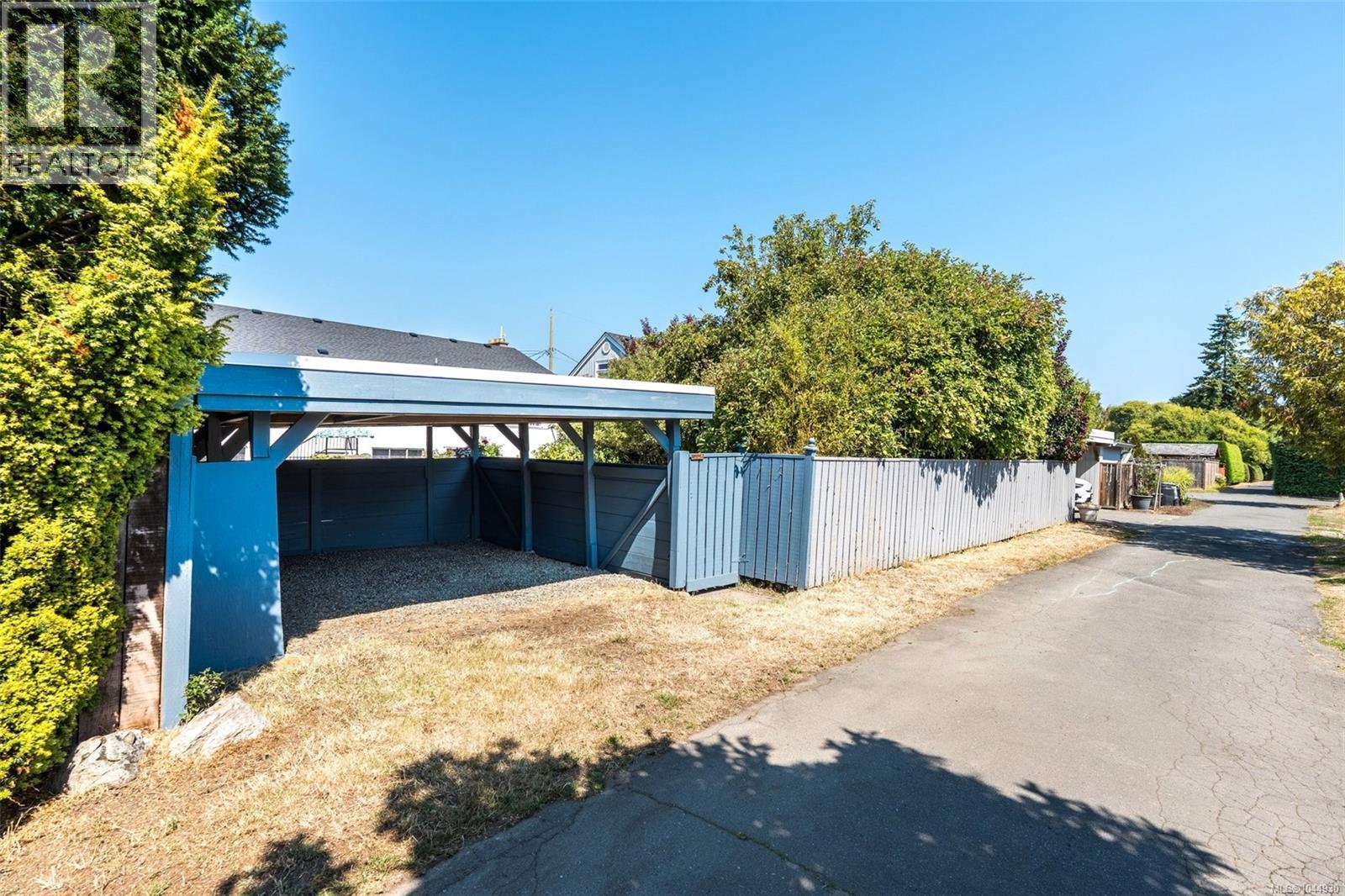  2667 Dunlevy Street, Oak Bay